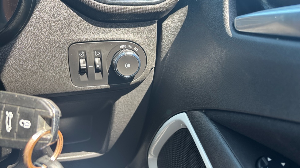 Vauxhall Crossland X 1.2 [83] Griffin 5dr [Start Stop] Petrol Hatchback - Image 27