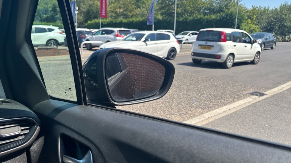 Vauxhall Crossland X 1.2 [83] Griffin 5dr [Start Stop] Petrol Hatchback - Image 29