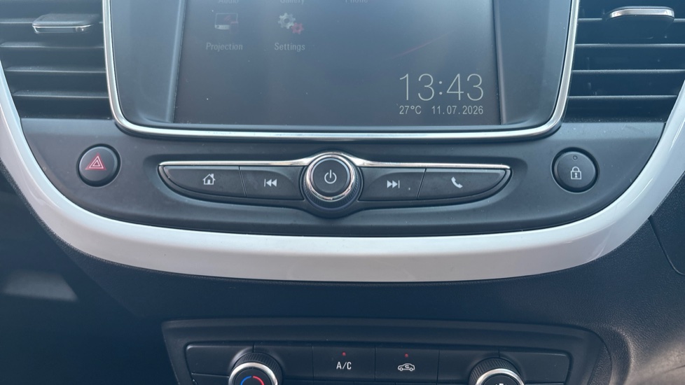 Vauxhall Crossland X 1.2 [83] Griffin 5dr [Start Stop] Petrol Hatchback - Image 34