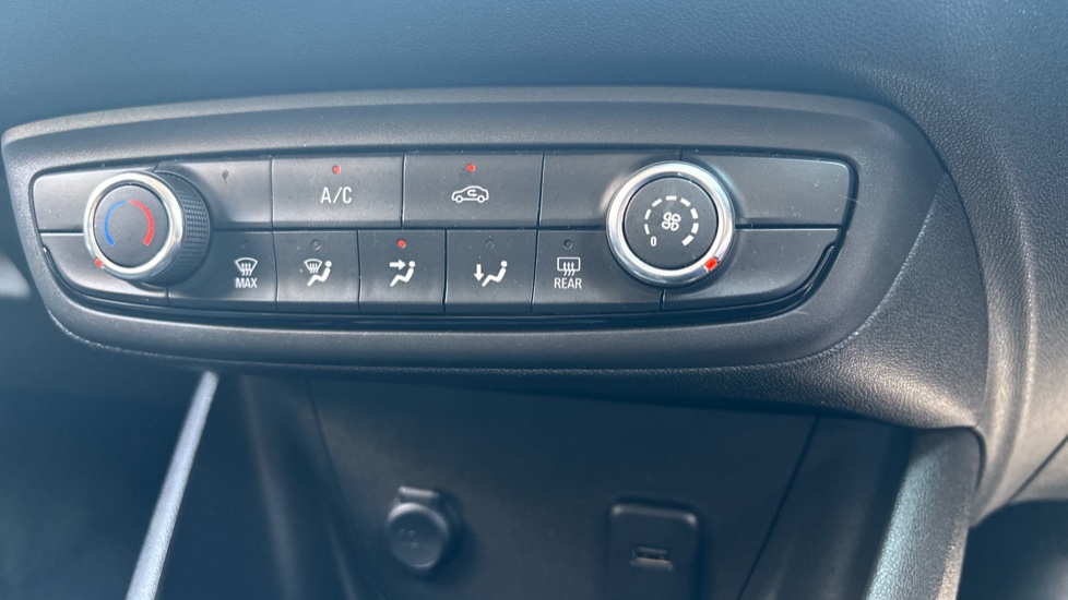 Vauxhall Crossland X 1.2 [83] Griffin 5dr [Start Stop] Petrol Hatchback - Image 37