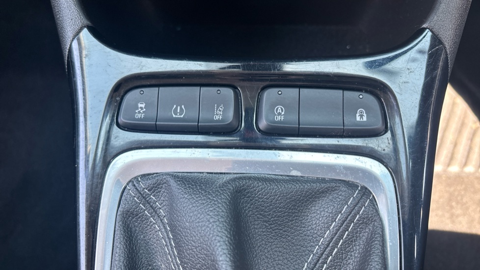 Vauxhall Crossland X 1.2 [83] Griffin 5dr [Start Stop] Petrol Hatchback - Image 39