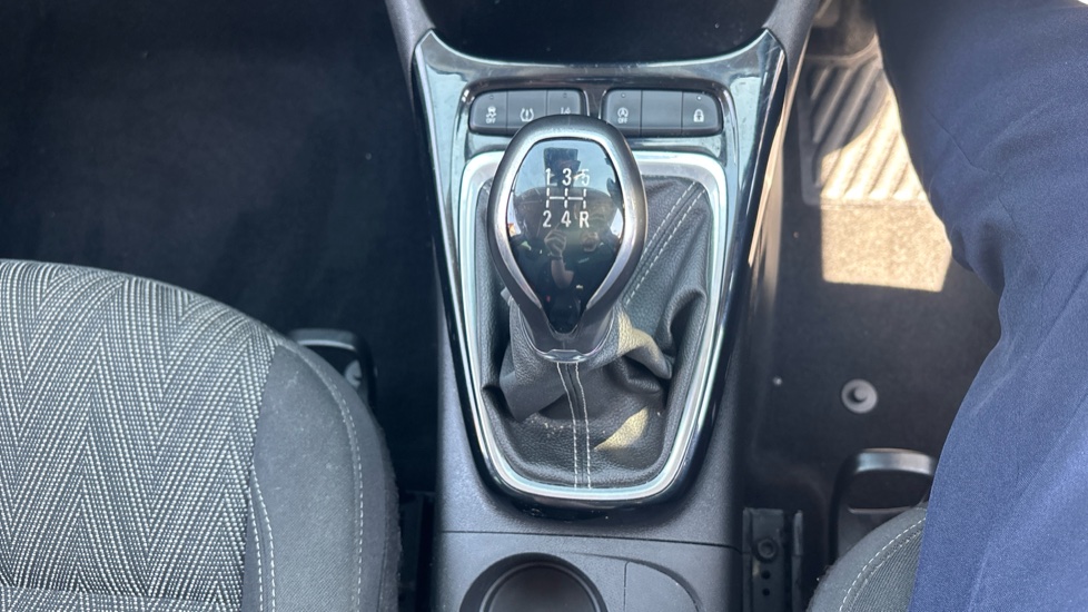 Vauxhall Crossland X 1.2 [83] Griffin 5dr [Start Stop] Petrol Hatchback - Image 40