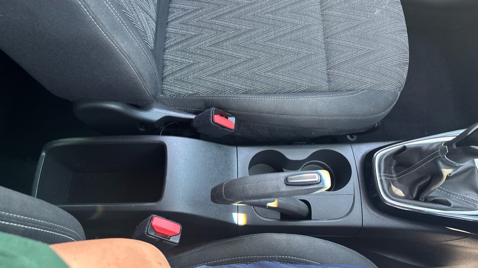Vauxhall Crossland X 1.2 [83] Griffin 5dr [Start Stop] Petrol Hatchback - Image 41