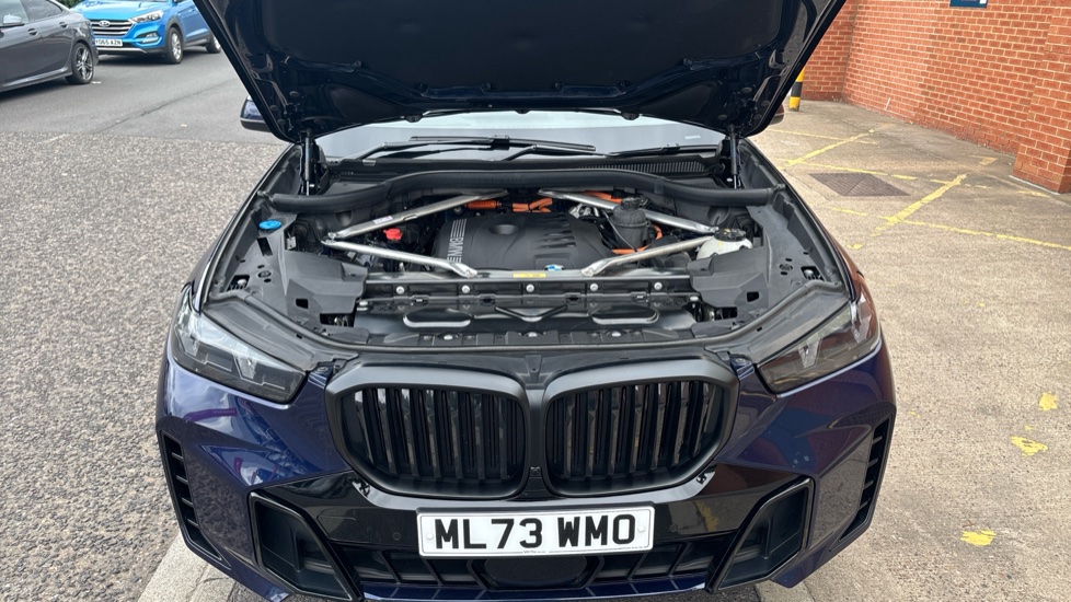 BMW X5 xDrive50e M Sport 5dr Auto Estate - Image 8