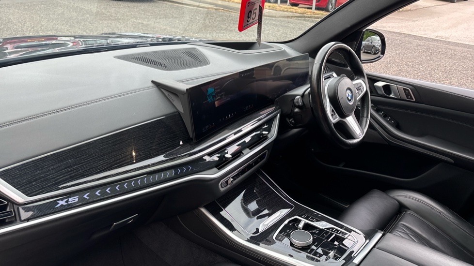 BMW X5 xDrive50e M Sport 5dr Auto Estate - Image 9