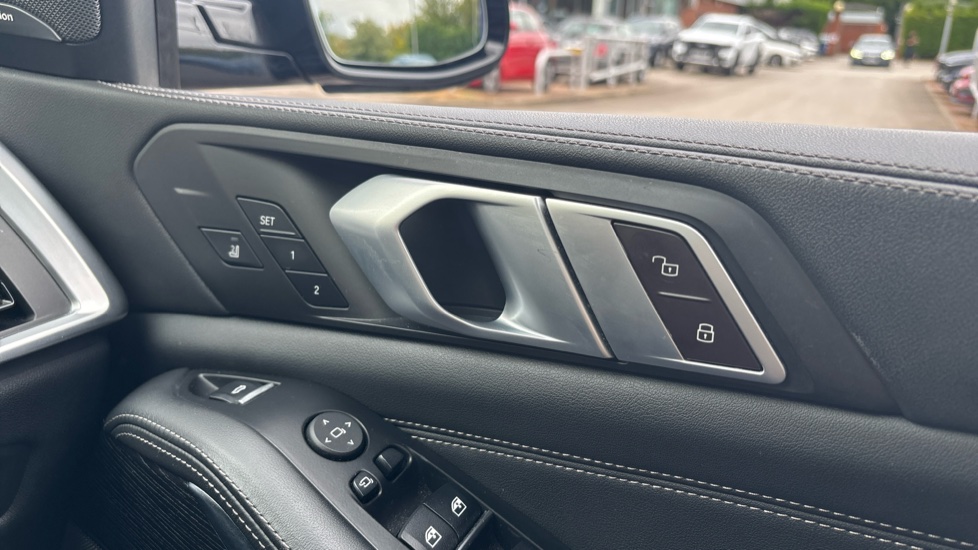BMW X5 xDrive50e M Sport 5dr Auto Estate - Image 30