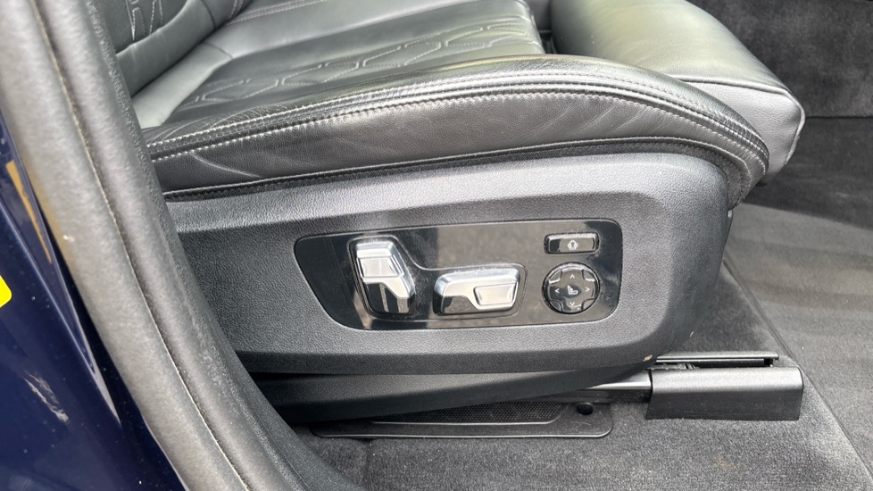 BMW X5 xDrive50e M Sport 5dr Auto Estate - Image 59