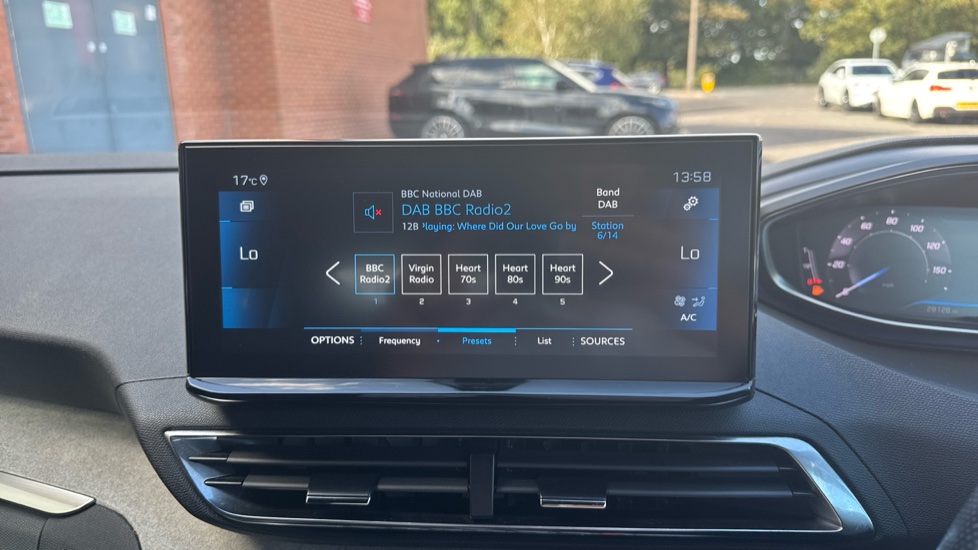 Peugeot 5008 1.5 BlueHDi GT 5dr EAT8 Diesel Estate - Image 30
