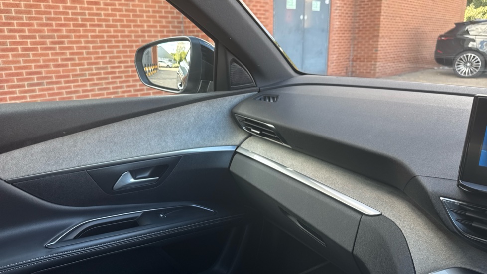 Peugeot 5008 1.5 BlueHDi GT 5dr EAT8 Diesel Estate - Image 37