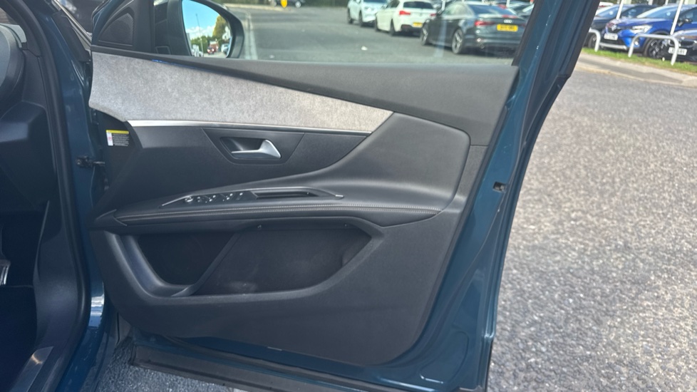 Peugeot 5008 1.5 BlueHDi GT 5dr EAT8 Diesel Estate - Image 38