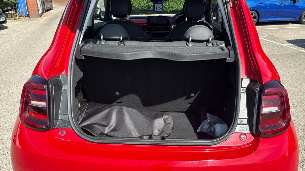 Fiat 500 70kW Red 24kWh 3dr Auto Electric Hatchback - Image 4