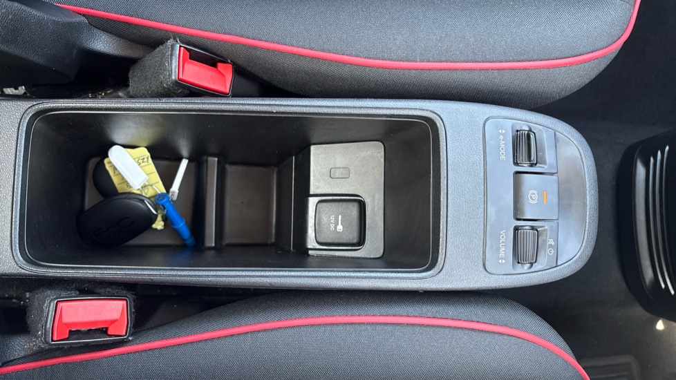 Fiat 500 70kW Red 24kWh 3dr Auto Electric Hatchback - Image 25