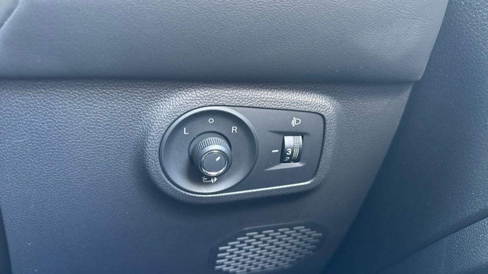 MG ZS 130kW Trophy EV 51kWh 5dr Auto Electric Hatchback - Image 24