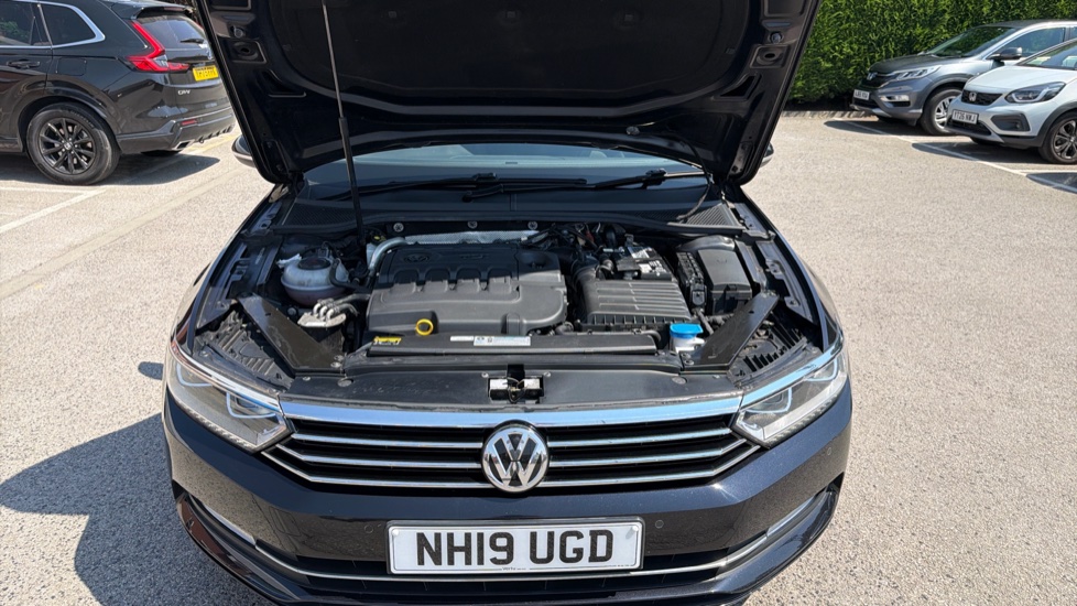 Volkswagen Passat 2.0 TDI SE Business 5dr DSG [7 Speed] Diesel Estate - Image 8
