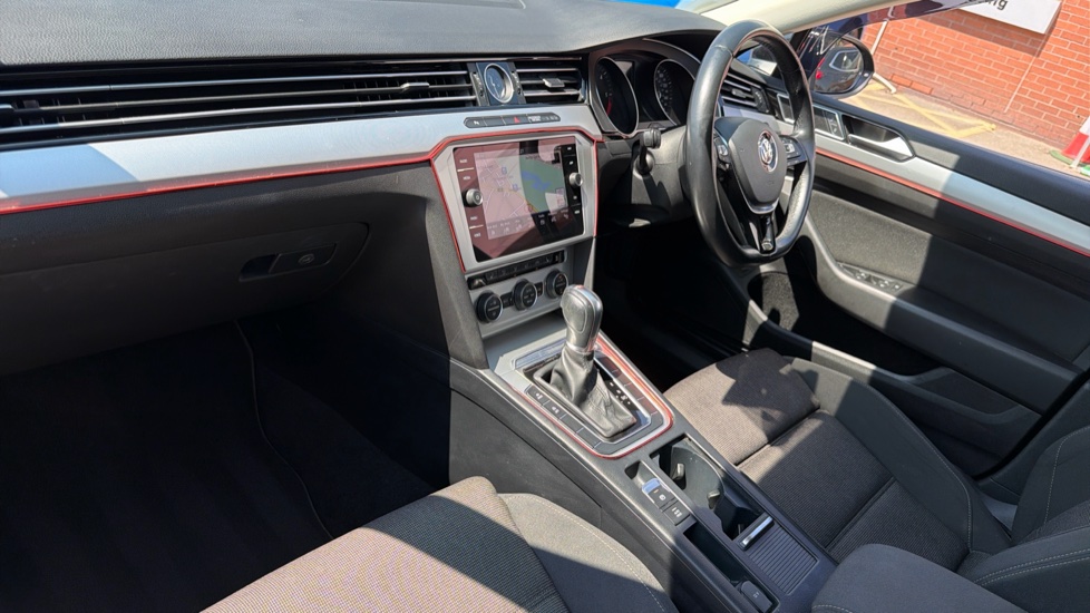 Volkswagen Passat 2.0 TDI SE Business 5dr DSG [7 Speed] Diesel Estate - Image 9