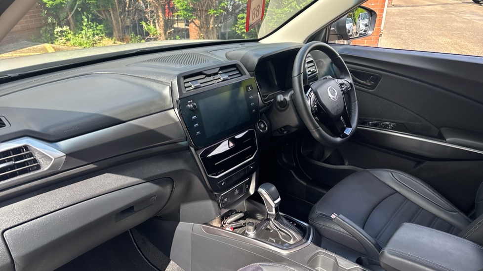 Kgm Tivoli 1.5 K40 5dr Auto Petrol Hatchback - Image 9