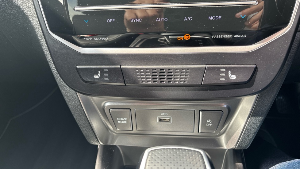 Kgm Tivoli 1.5 K40 5dr Auto Petrol Hatchback - Image 36