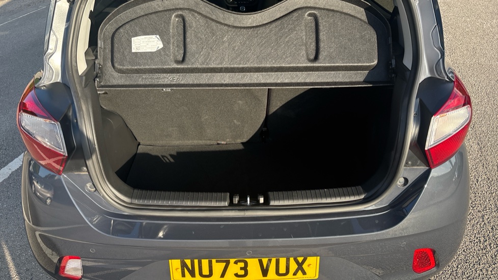Hyundai i10 1.0 MPi Premium 5dr Petrol Hatchback - Image 4