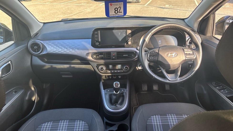 Hyundai i10 1.0 MPi Premium 5dr Petrol Hatchback - Image 10