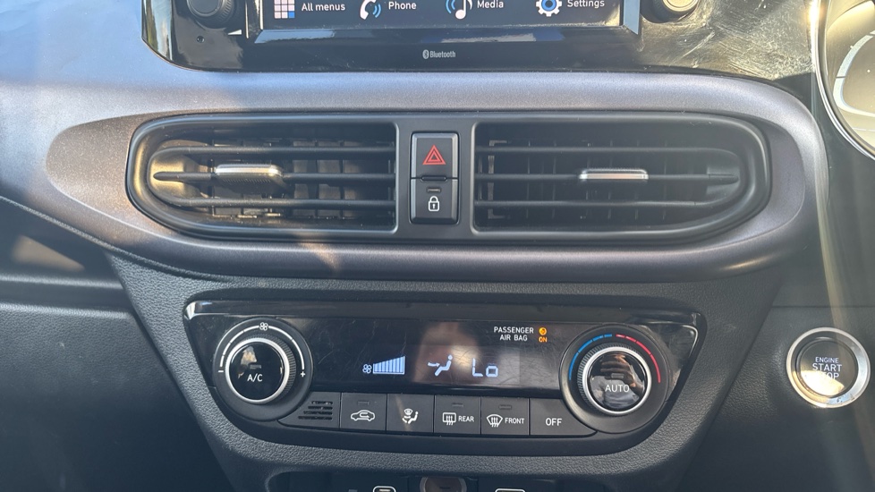 Hyundai i10 1.0 MPi Premium 5dr Petrol Hatchback - Image 35