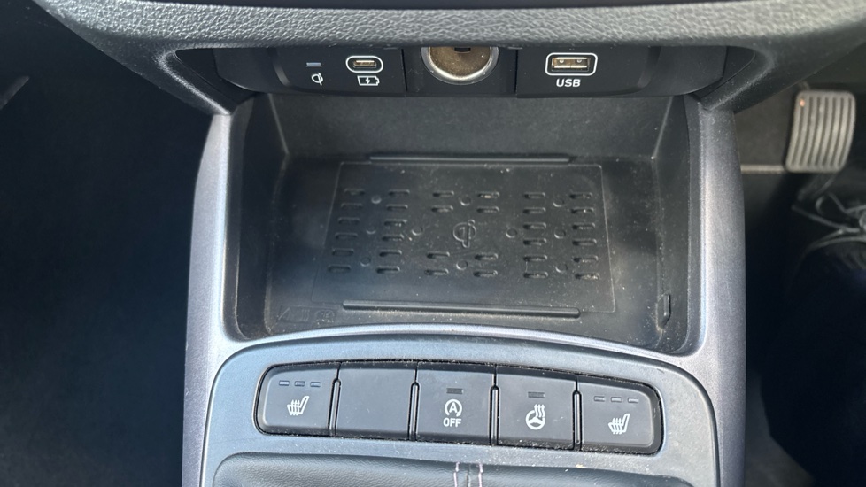 Hyundai i10 1.0 MPi Premium 5dr Petrol Hatchback - Image 38