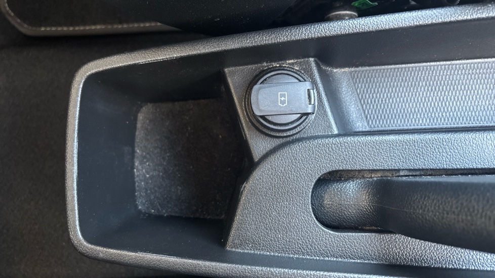 Hyundai i10 1.0 MPi Premium 5dr Petrol Hatchback - Image 45