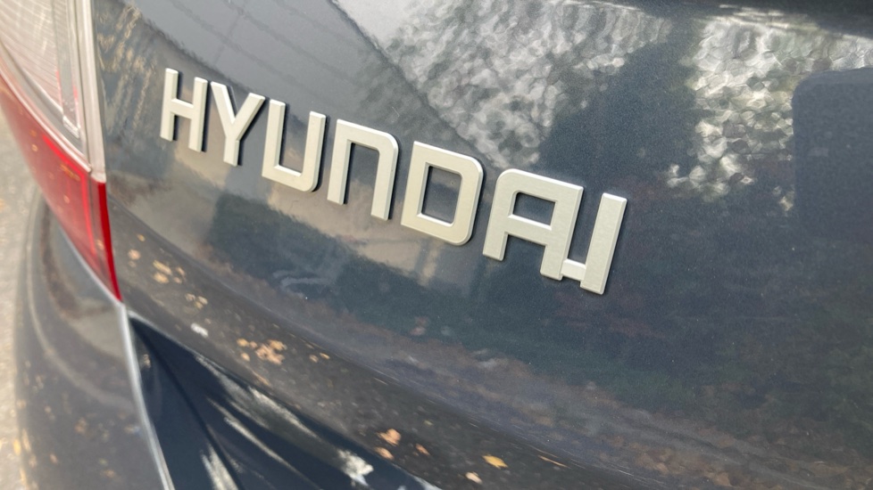 Hyundai i10 1.0 MPi Premium 5dr Petrol Hatchback - Image 52