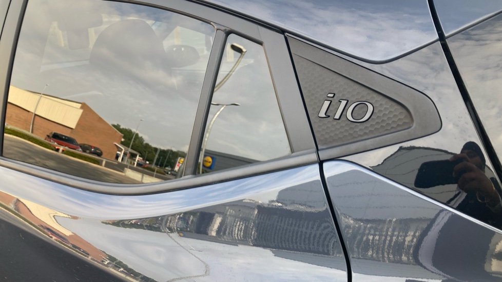 Hyundai i10 1.0 MPi Premium 5dr Petrol Hatchback - Image 55