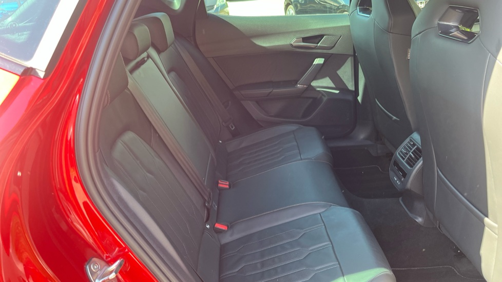 CUPRA Formentor 2.0 TSI 310 VZ3 5dr DSG 4Drive Petrol Estate - Image 16