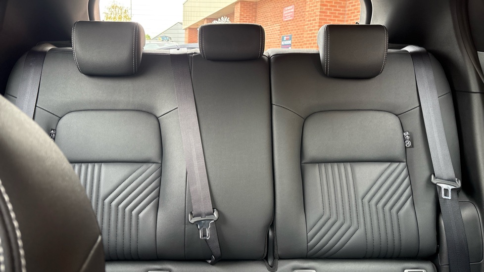 Nissan Juke 1.0 DiG-T Tekna 5dr Petrol Hatchback - Image 15