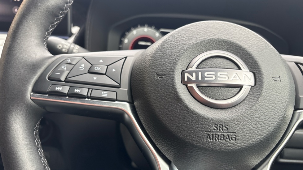 Nissan Juke 1.0 DiG-T Tekna 5dr Petrol Hatchback - Image 26
