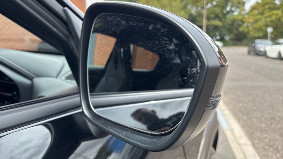 Nissan Juke 1.0 DiG-T Tekna 5dr Petrol Hatchback - Image 36