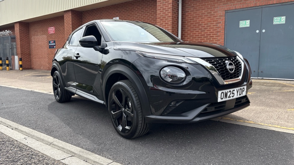 Nissan Juke 1.0 DiG-T Tekna 5dr Petrol Hatchback - Image 37