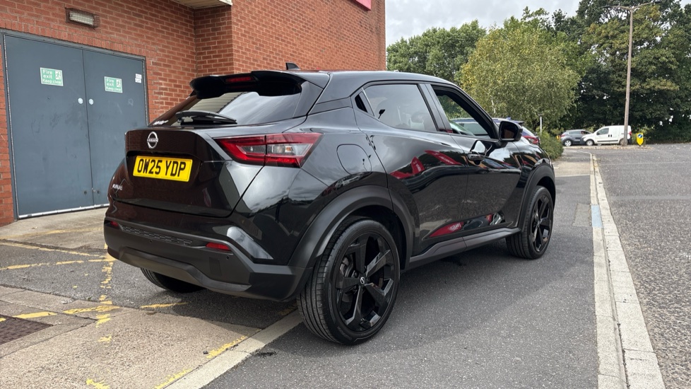 Nissan Juke 1.0 DiG-T Tekna 5dr Petrol Hatchback - Image 43