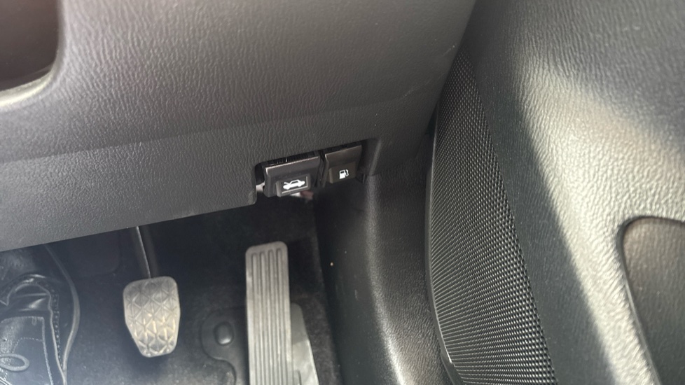 Mazda 2 1.5 Skyactiv G 75 SE-L 5dr Petrol Hatchback - Image 27