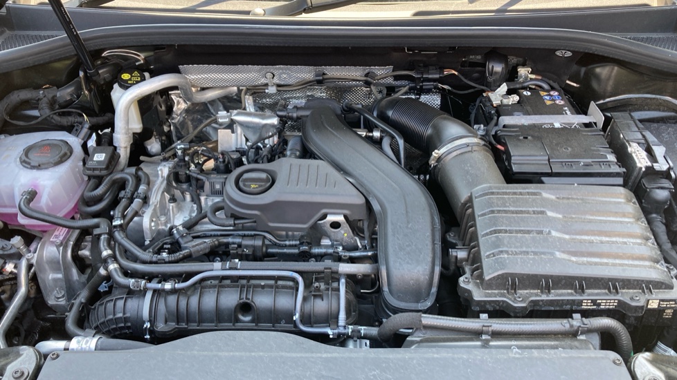 CUPRA Terramar 1.5 eTSI 150 V2 5dr DSG Petrol Hatchback - Image 8