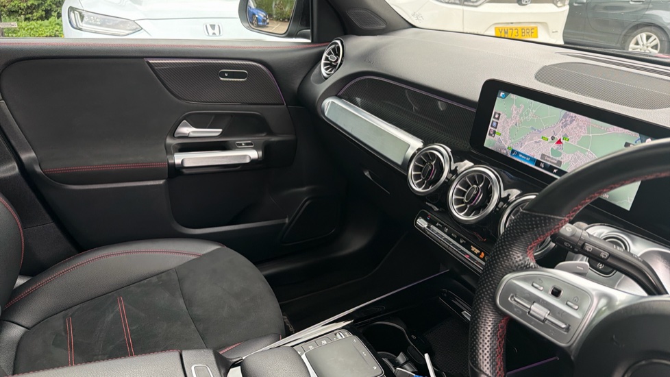 Mercedes-Benz GLB 200 AMG Line Premium Plus 5dr 7G-Tronic Petrol Estate - Image 14