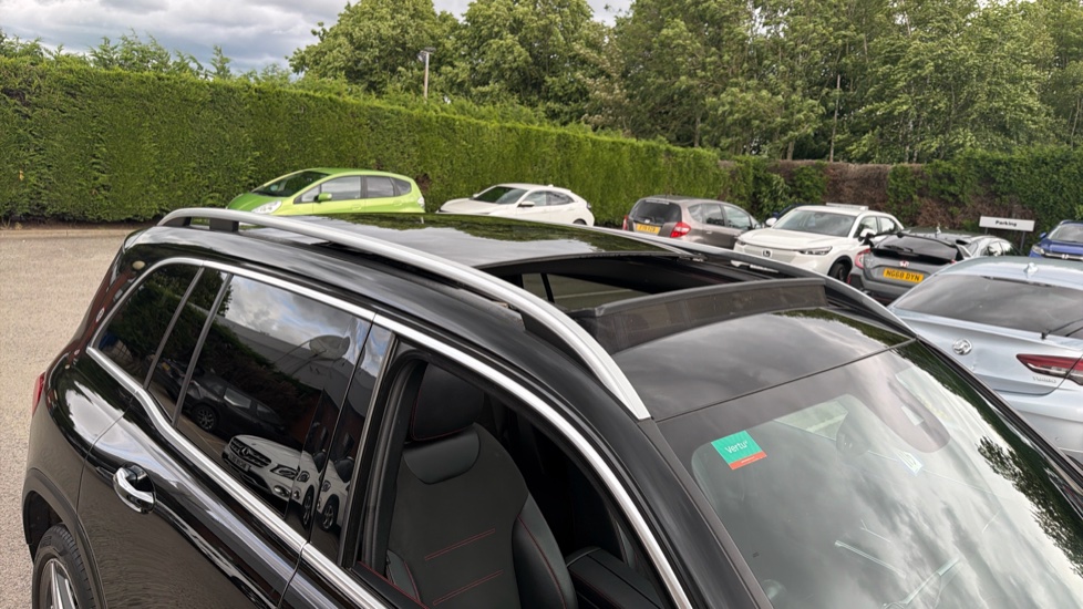 Mercedes-Benz GLB 200 AMG Line Premium Plus 5dr 7G-Tronic Petrol Estate - Image 27