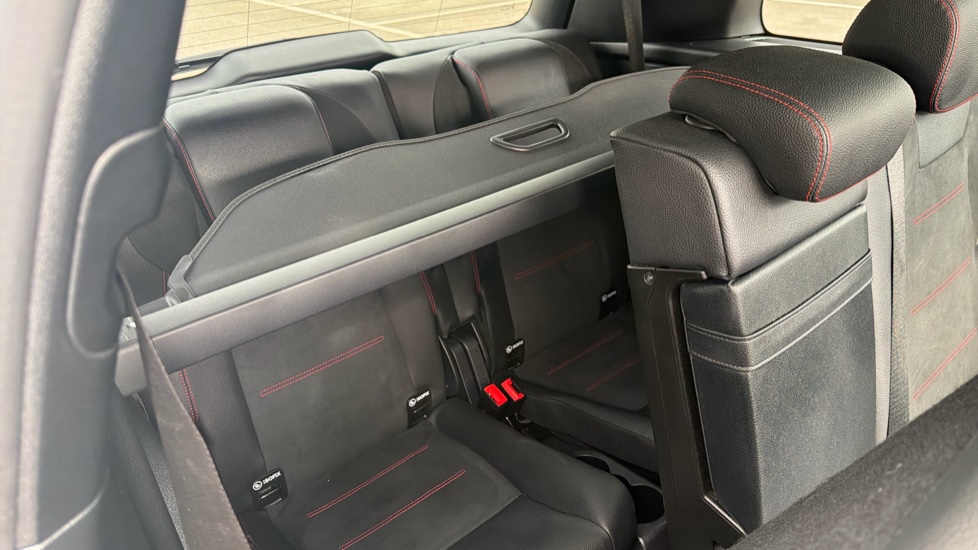 Mercedes-Benz GLB 200 AMG Line Premium Plus 5dr 7G-Tronic Petrol Estate - Image 29