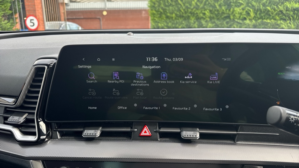 Kia Sportage 1.6T GDi PHEV 3 5dr Auto AWD Estate - Image 31