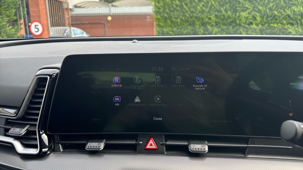 Kia Sportage 1.6T GDi PHEV 3 5dr Auto AWD Estate - Image 32