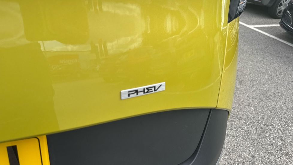 Kia Sportage 1.6T GDi PHEV 3 5dr Auto AWD Estate - Image 40