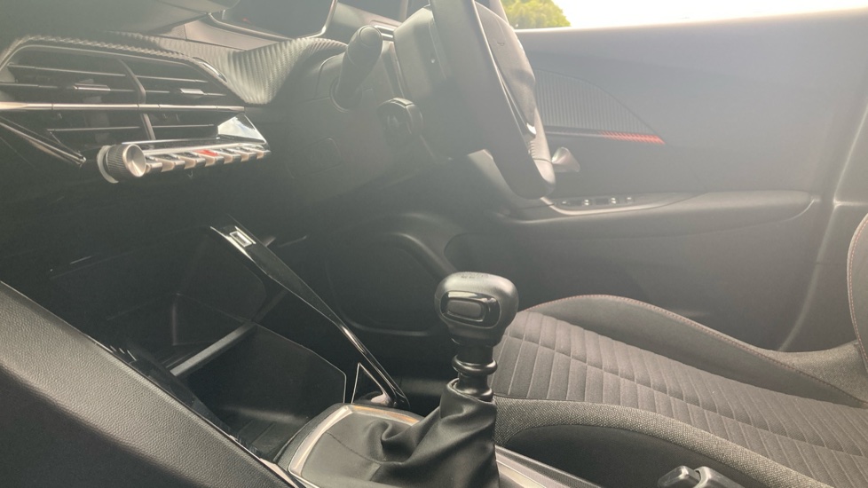 Peugeot 2008 1.2 PureTech Active Premium+ 5dr Petrol Estate - Image 13