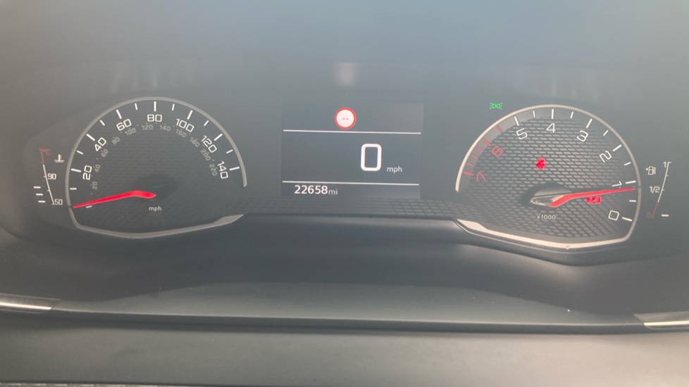Peugeot 2008 1.2 PureTech Active Premium+ 5dr Petrol Estate - Image 18