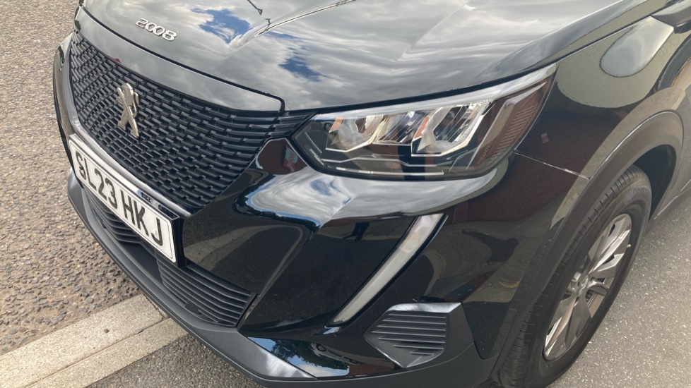 Peugeot 2008 1.2 PureTech Active Premium+ 5dr Petrol Estate - Image 23
