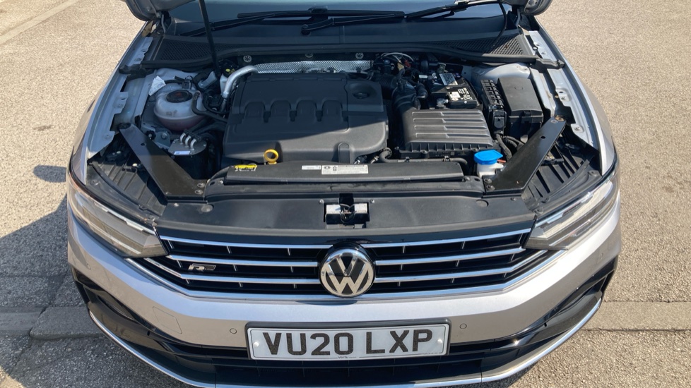 Volkswagen Passat 2.0 TDI SCR 190 R-Line 5dr DSG Diesel Estate - Image 8