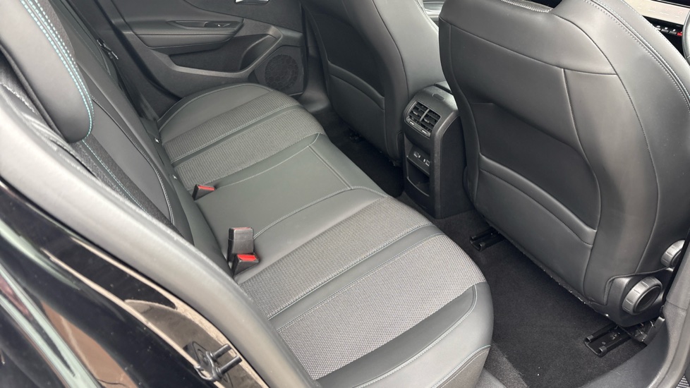 Peugeot 308 1.2 PureTech Allure Premium 5dr EAT8 Petrol Hatchback - Image 40