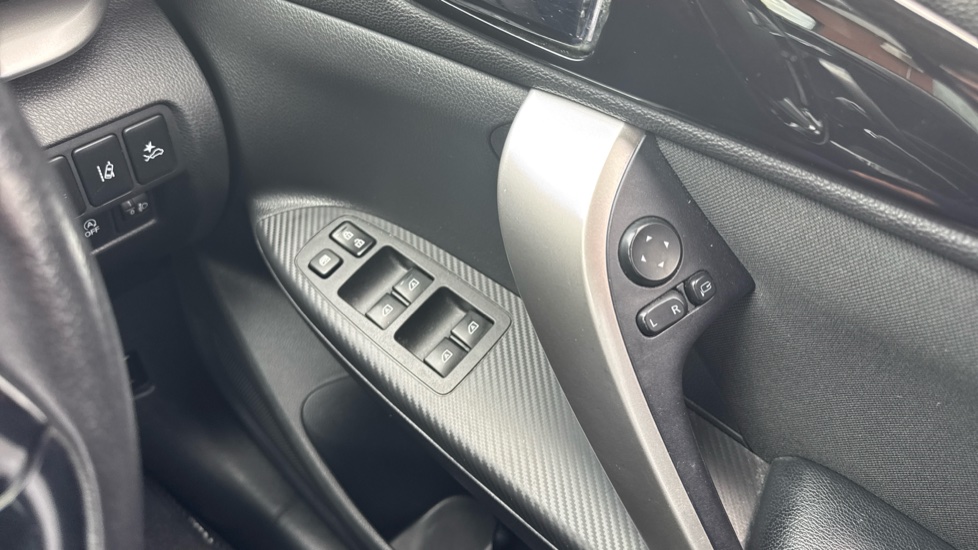 Mitsubishi Eclipse Cross 1.5 Dynamic 5dr Petrol Hatchback - Image 25