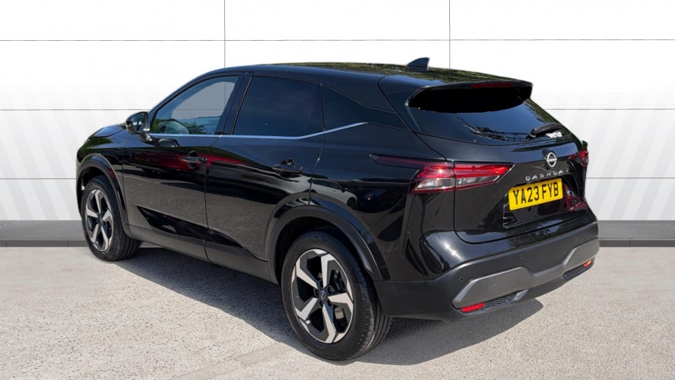Nissan Qashqai 1.3 DiG-T MH 158 N-Connecta 5dr 4WD Xtronic Petrol Hatchback - Image 2
