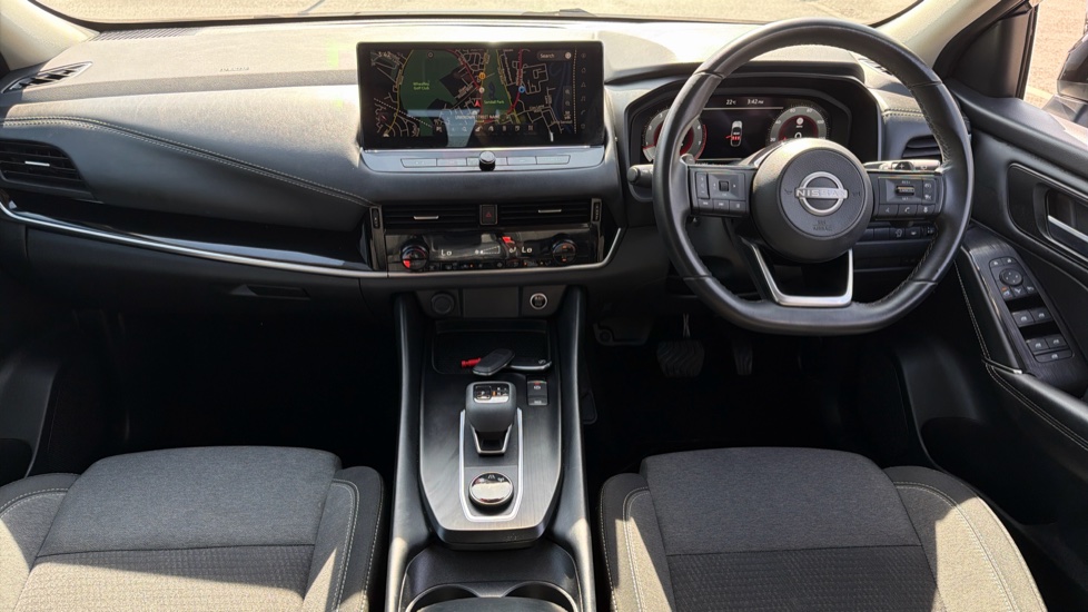 Nissan Qashqai 1.3 DiG-T MH 158 N-Connecta 5dr 4WD Xtronic Petrol Hatchback - Image 10